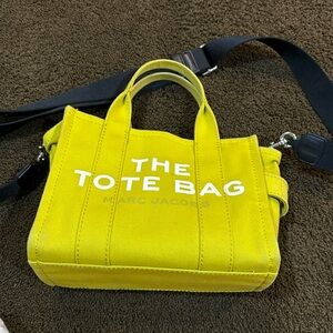 Green tote bag